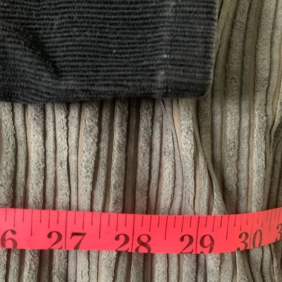 Vintage Women’s Nevada Jeanswear Black Corduroy Jeans - Picture 7 of 7